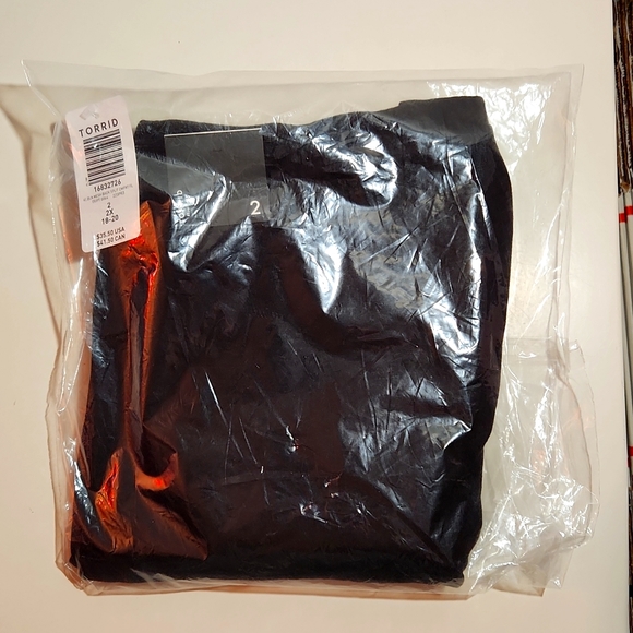 ❤NWT VINTAGE TORRID DESTRUCTED LEGGING - FISHNET MESH BACK SPLIT -  PLUS SIZE - Picture 6 of 10